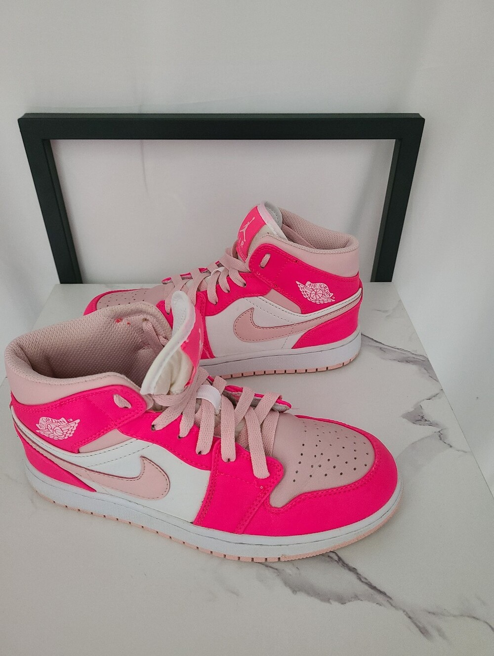 Air Jordan 1 Mid "Fierce Pink" Size 8